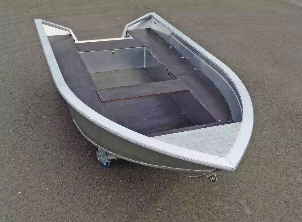 Алюминиевая лодка  Неман-420 в Ессентуках