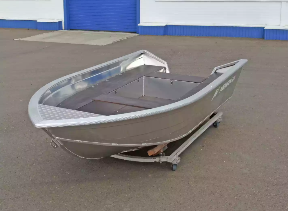 Алюминиевая лодка  Неман-420 в Ессентуках