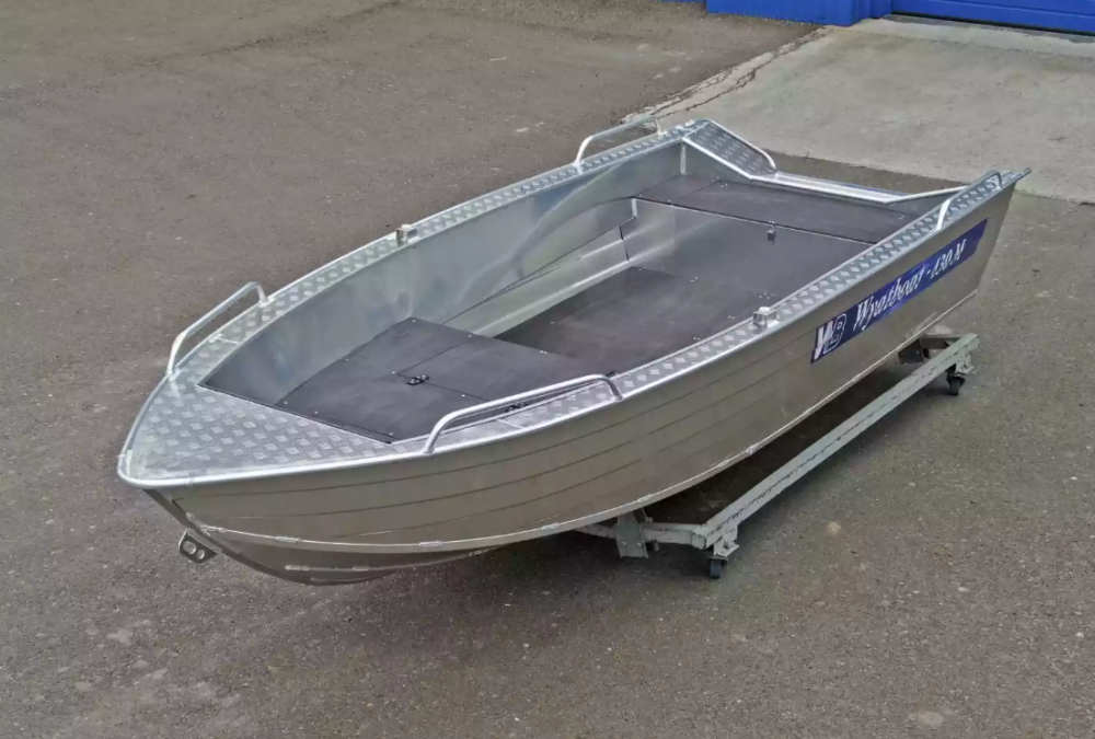 Алюминиевая лодка  Wyatboat-430М FISH в Ессентуках