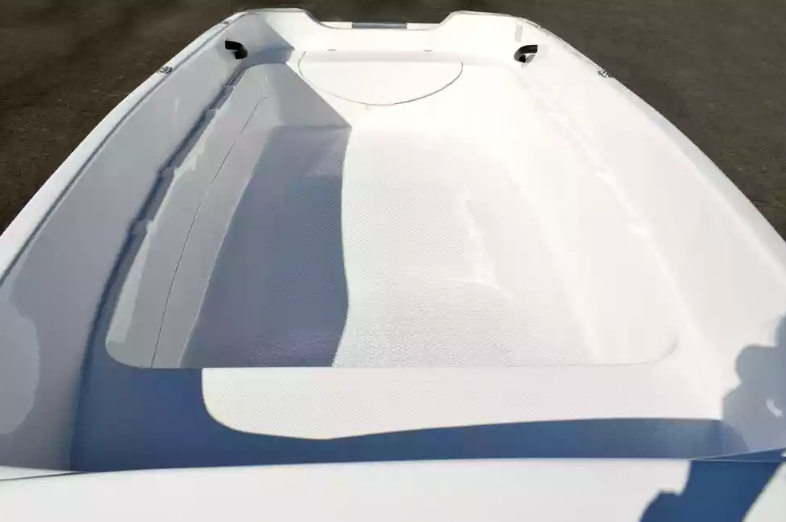 Стеклопластиковая лодка Пингвин (тримаран) в Ессентуках