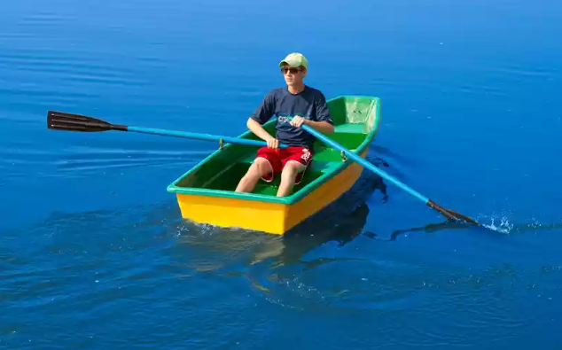 Стеклопластиковая лодка Малютка в Ессентуках