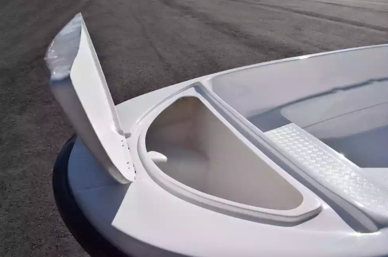 Стеклопластиковая лодка Пингвин (тримаран) в Ессентуках