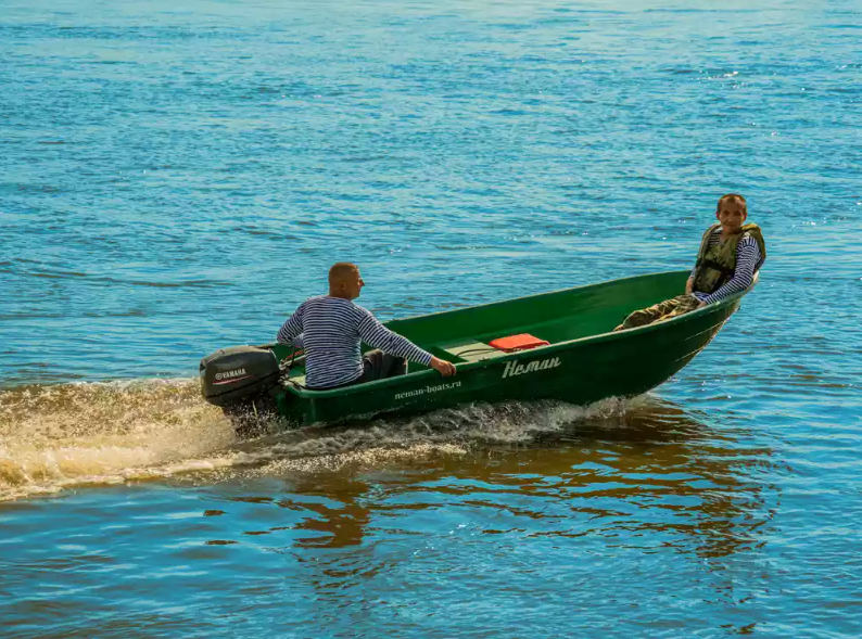 Стеклопластиковая лодка Neman-340 (тримаран) в Ессентуках