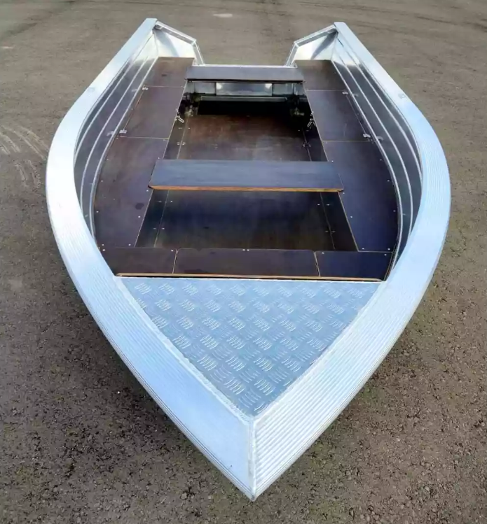 Алюминиевая лодка Неман-400 в Ессентуках