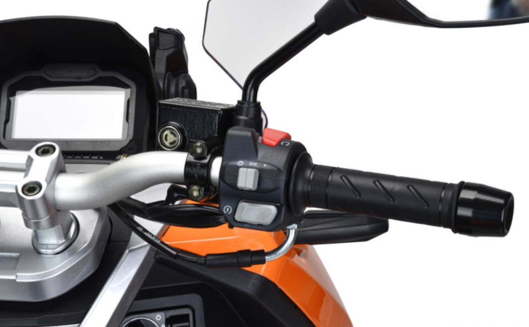 Скутер MOTOLAND (МОТОЛЕНД) T-MAX 150 в Ессентуках