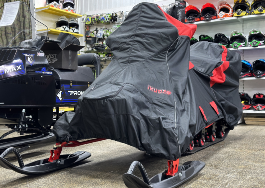 Чехол транспорт. снегохода IKUDZO HUNTER черно-красный Оксфорд ПРЕМИУМ качества с лого IKUDZO в Ессентуках