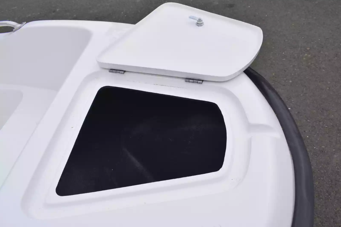 Стеклопластиковая лодка Пингвин New (тримаран) в Ессентуках