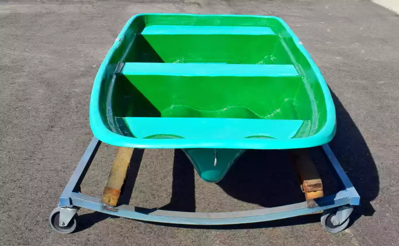 Стеклопластиковая лодка Старт (тримаран) в Ессентуках