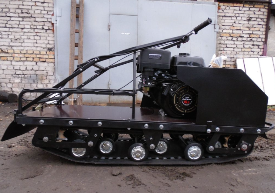 Мотобуксировщик AhtaR Зима 15 л/с с вариатором в Ессентуках