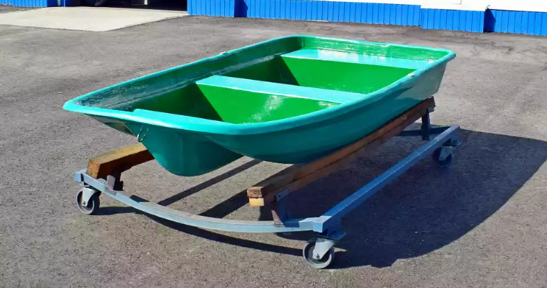 Стеклопластиковая лодка Старт (тримаран) в Ессентуках