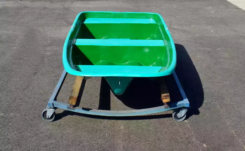 Стеклопластиковая лодка Старт (тримаран) в Ессентуках