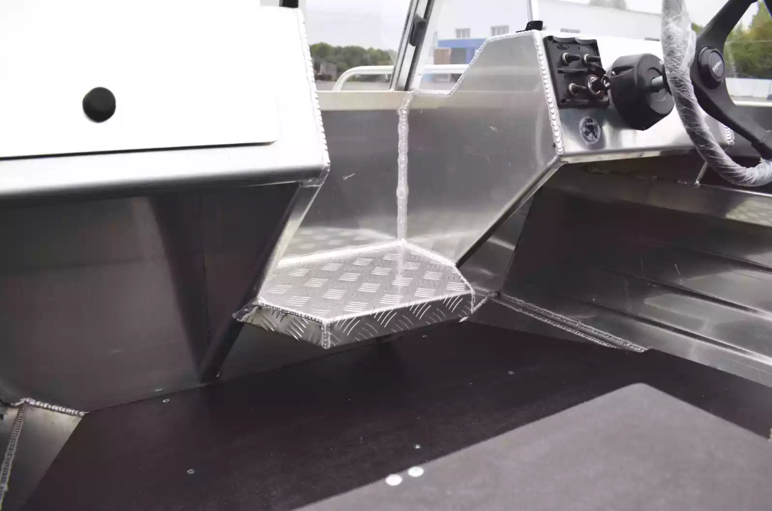 Алюминиевая лодка  Neman-400 PRO в Ессентуках