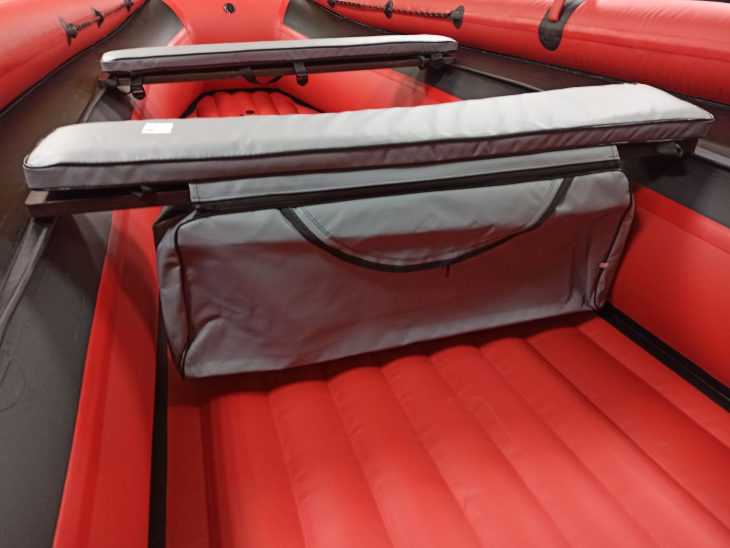 КОМПЛЕКТ МЯГКИХ НАКЛАДОК С СУМКОЙ ДЛЯ ЛОДОК 90Х20 СЕРЫЙ в Ессентуках