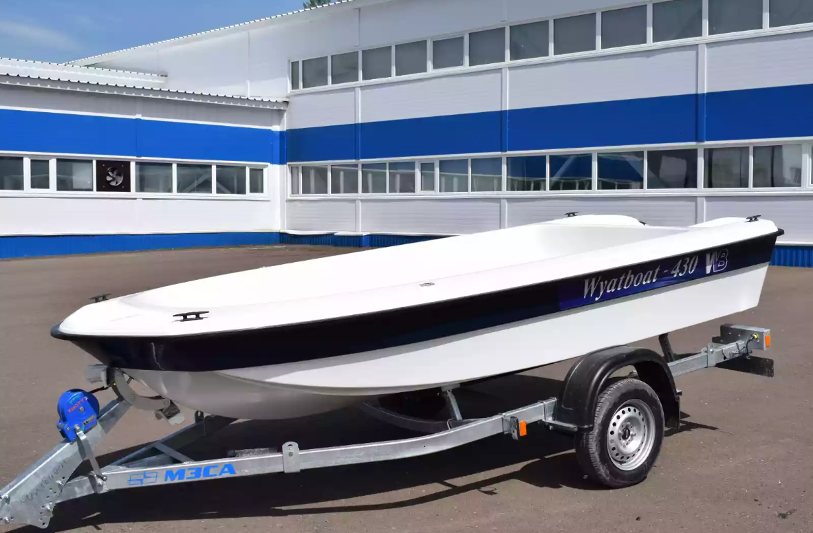 Стеклопластиковая лодка Wyatboat 430 тримаран в Ессентуках