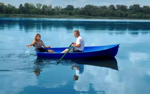 Стеклопластиковая лодка Дельфин в Ессентуках