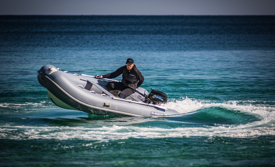 Лодка GLADIATOR RIB380AL в Ессентуках