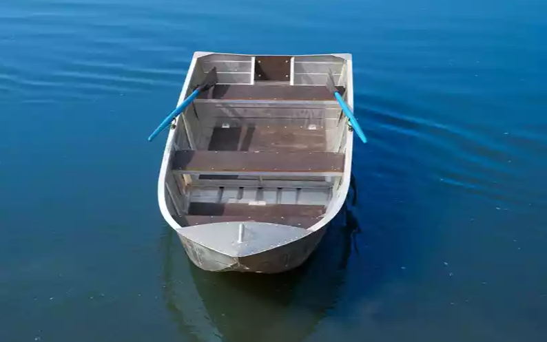 Алюминиевая лодка Вятка-Профи 37 в Ессентуках