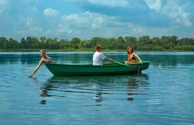 Стеклопластиковая Лодка Голавль в Ессентуках