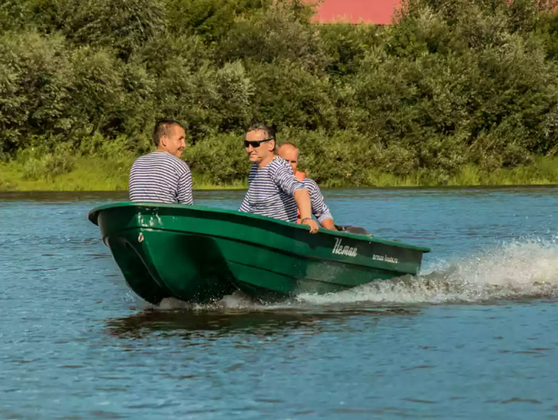 Стеклопластиковая лодка Neman-340 (тримаран) в Ессентуках