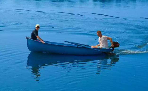 Стеклопластиковая лодка Омуль в Ессентуках