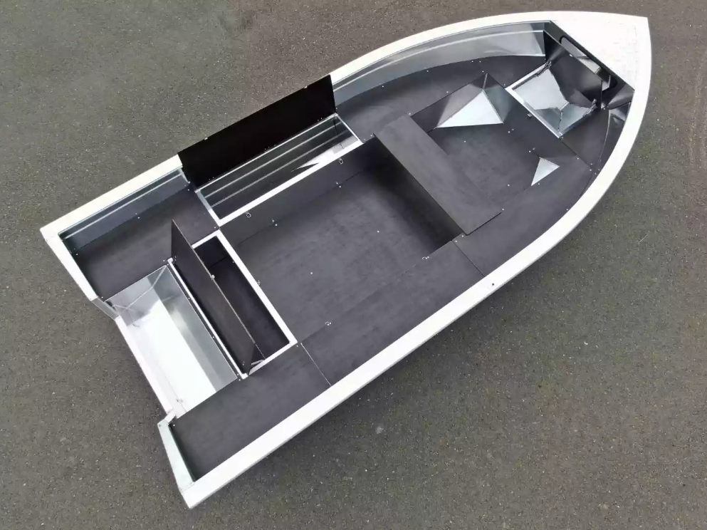 Алюминиевая лодка  Неман-420 в Ессентуках