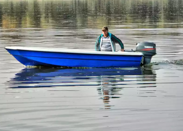 Стеклопластиковая лодка Wyatboat 430 тримаран в Ессентуках