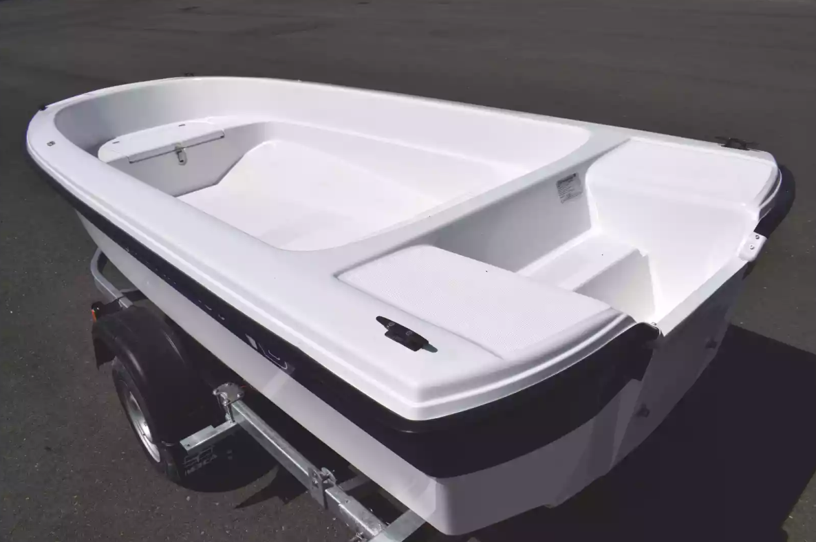 Стеклопластиковая лодка Wyatboat 430 тримаран в Ессентуках