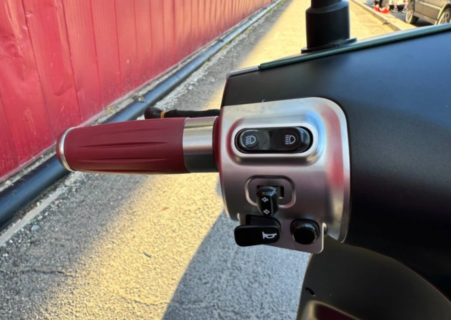 Скутер PROMAX Miami 240 (49) в Ессентуках