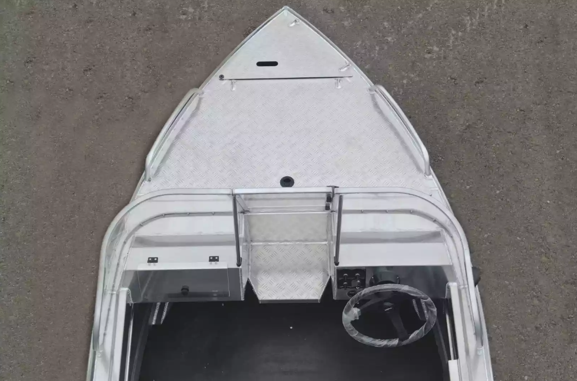 Алюминиевая лодка  Neman-400 PRO в Ессентуках