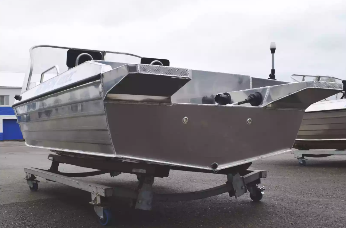 Алюминиевая лодка  Neman-400 DC в Ессентуках