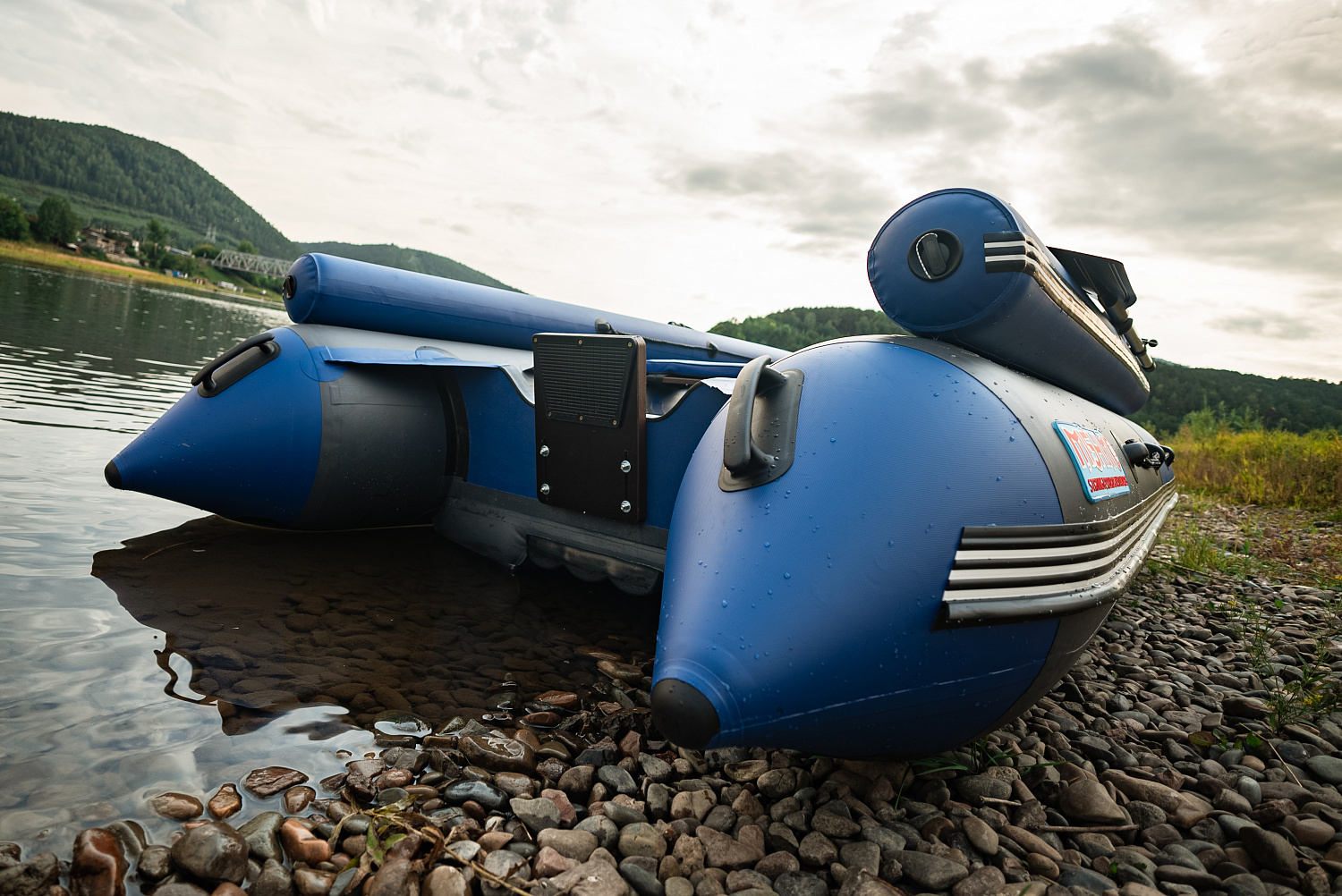 Лодка MISHIMO RIVER FJET PRO 430  под водомет в Ессентуках