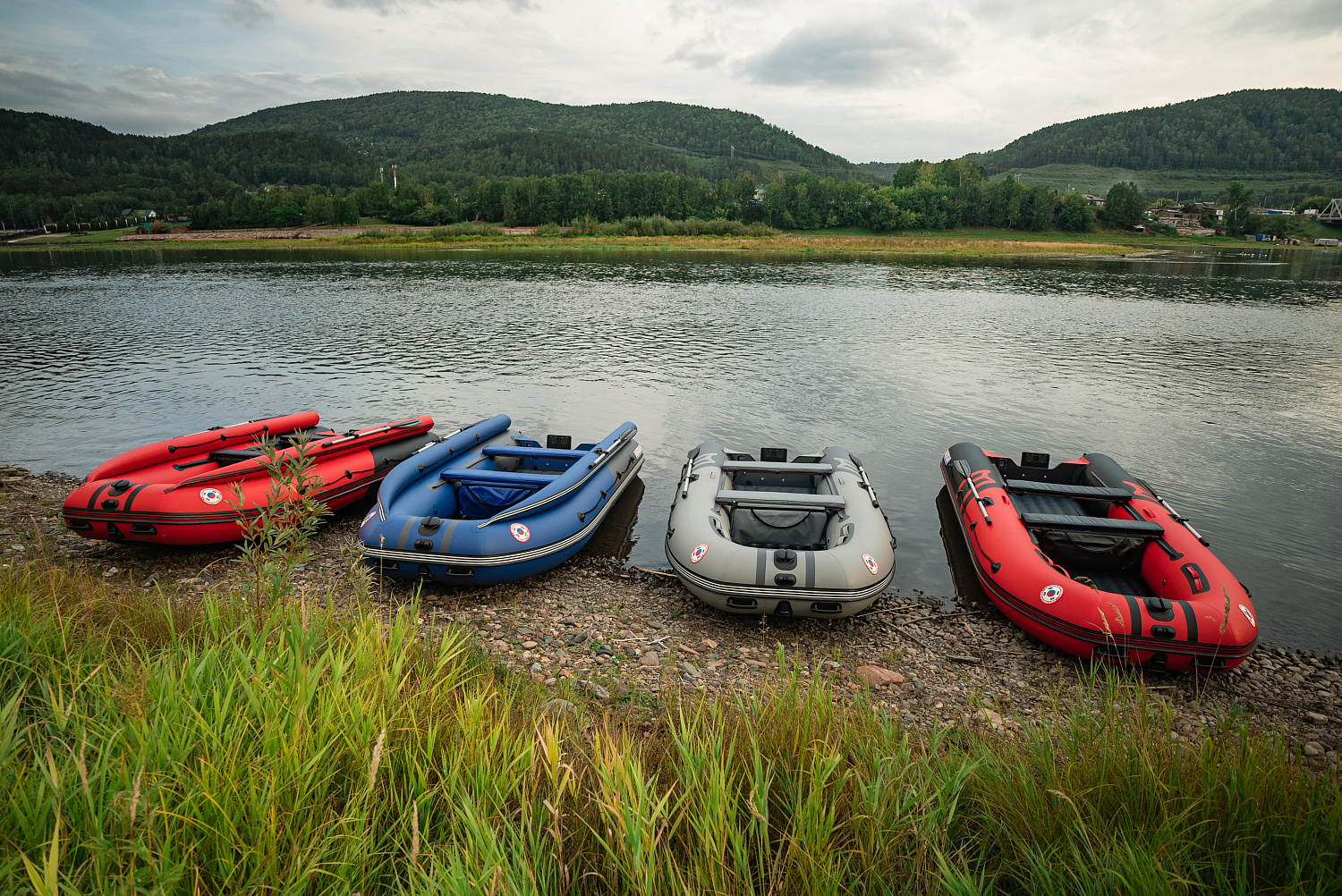 Лодка MISHIMO RIVER FJET PRO 430  под водомет в Ессентуках